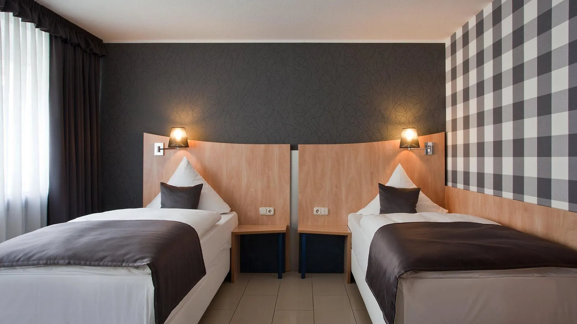 Hotel Asahi Düsseldorf 4*,
